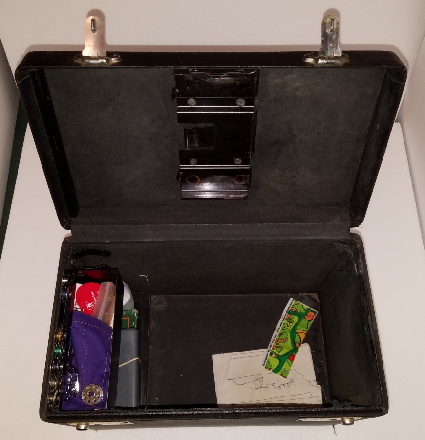 1951 Centennial Featherweight 221 Case - Open